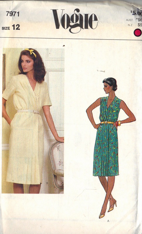Vogue 7935 Pullover Shift Sewing Pattern UNCUT - Click Image to Close